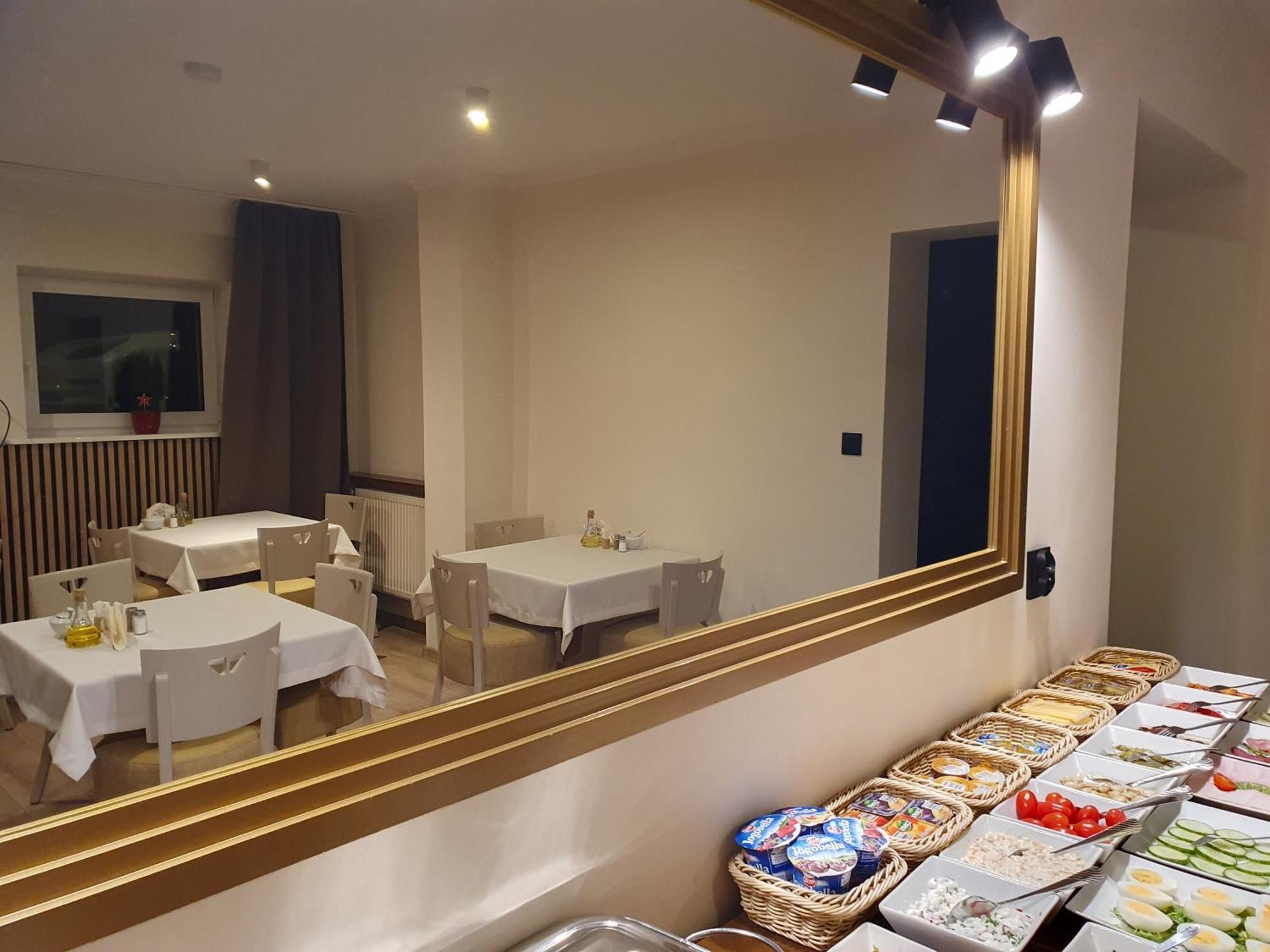 Villa Gold Poznan — Fotos 3